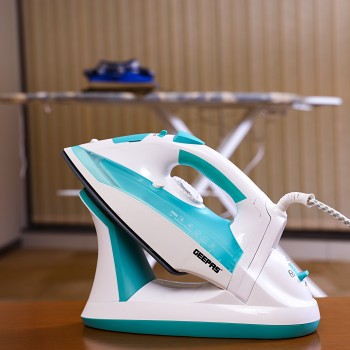 Geepas GSI24015 Cordless Ceramic Steam Iron Box 2400W (240ml Water Tank) (UK Plug)